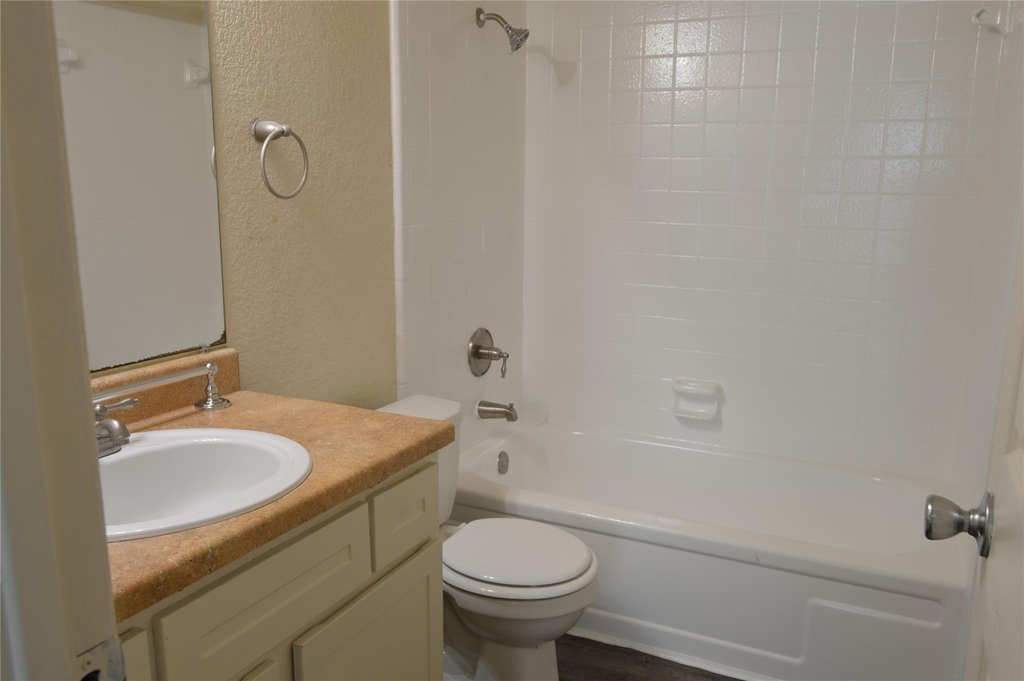 8100 Creekbend Drive - Photo 14