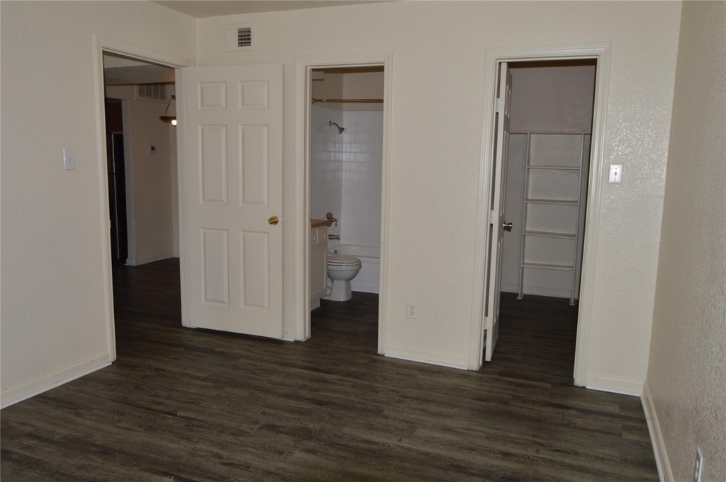 8100 Creekbend Drive - Photo 13