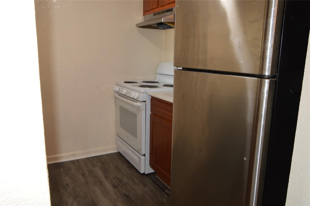 8100 Creekbend Drive - Photo 8