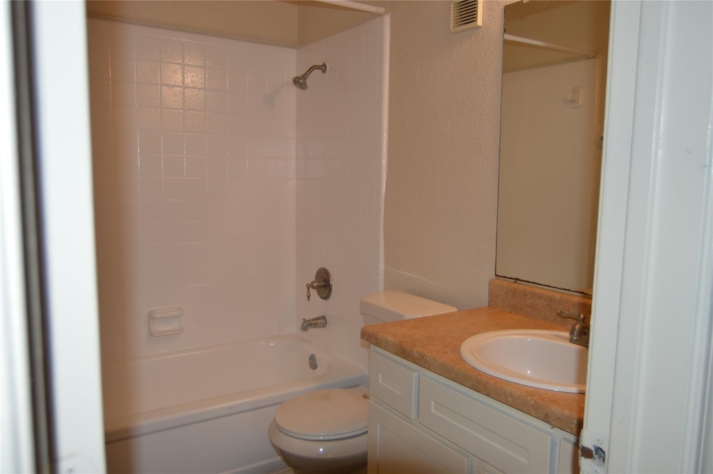 8100 Creekbend Drive - Photo 15