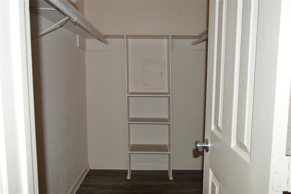 8100 Creekbend Drive - Photo 17