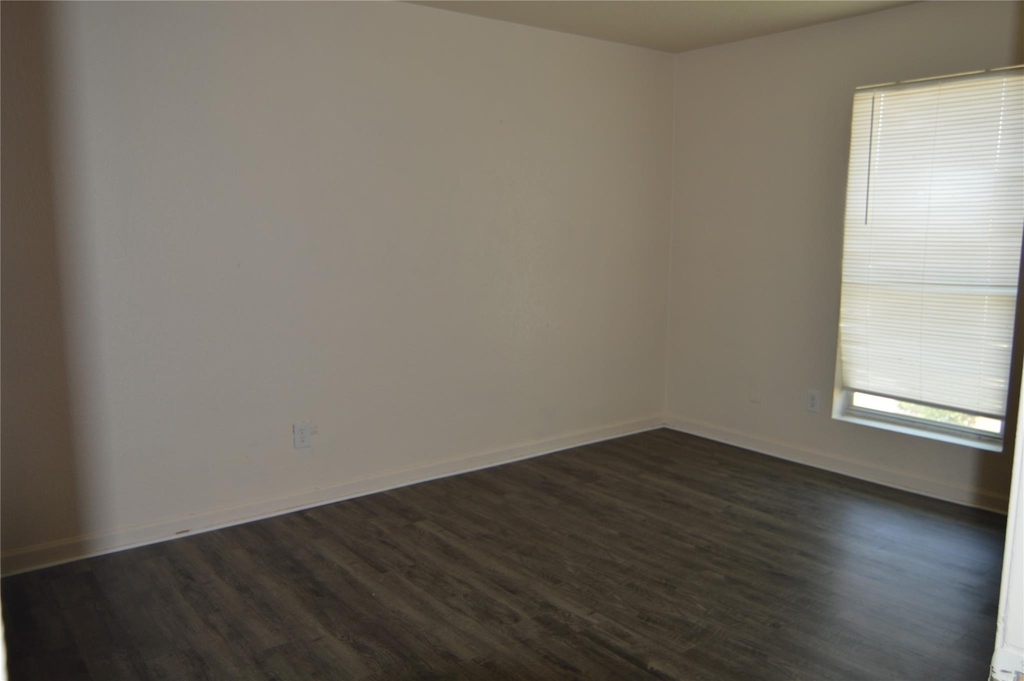 8100 Creekbend Drive - Photo 12