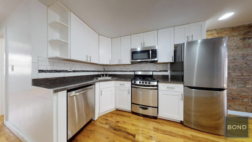 123 East 7th Street - Photo 1