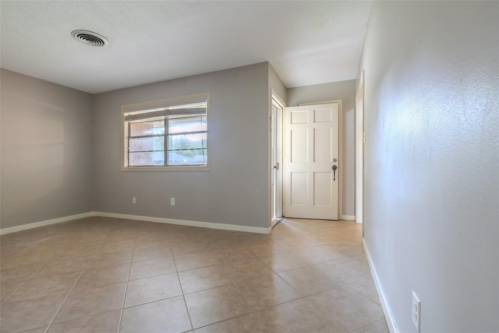 2308 Hillcrest Drive - Photo 5