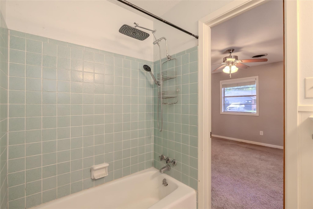 2308 Hillcrest Drive - Photo 17
