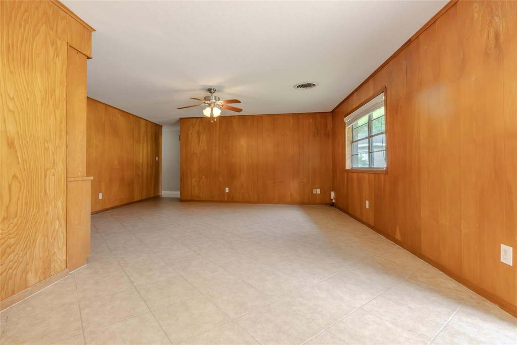 2308 Hillcrest Drive - Photo 6