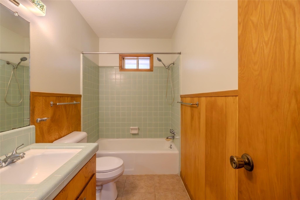 2308 Hillcrest Drive - Photo 12