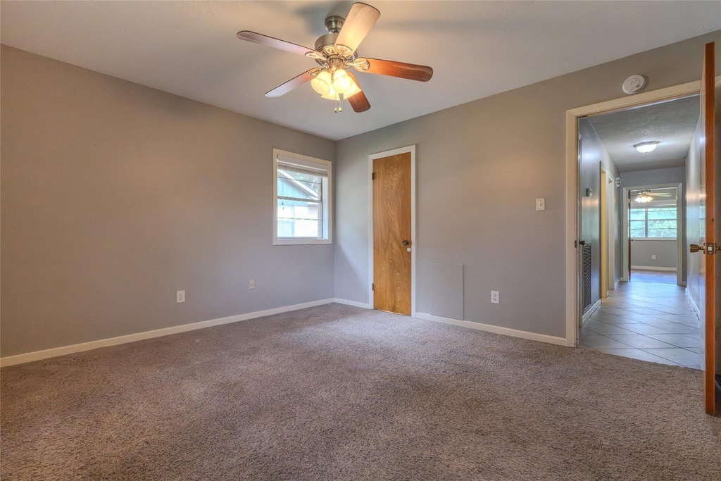 2308 Hillcrest Drive - Photo 11