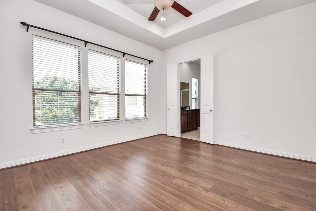 3900 Center Street - Photo 19