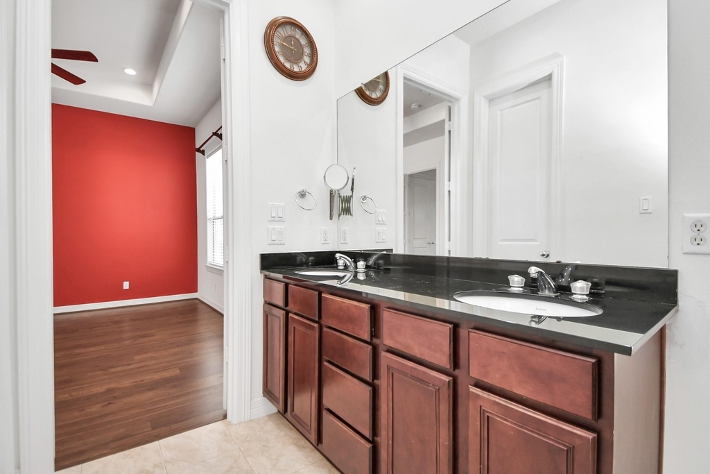 3900 Center Street - Photo 21