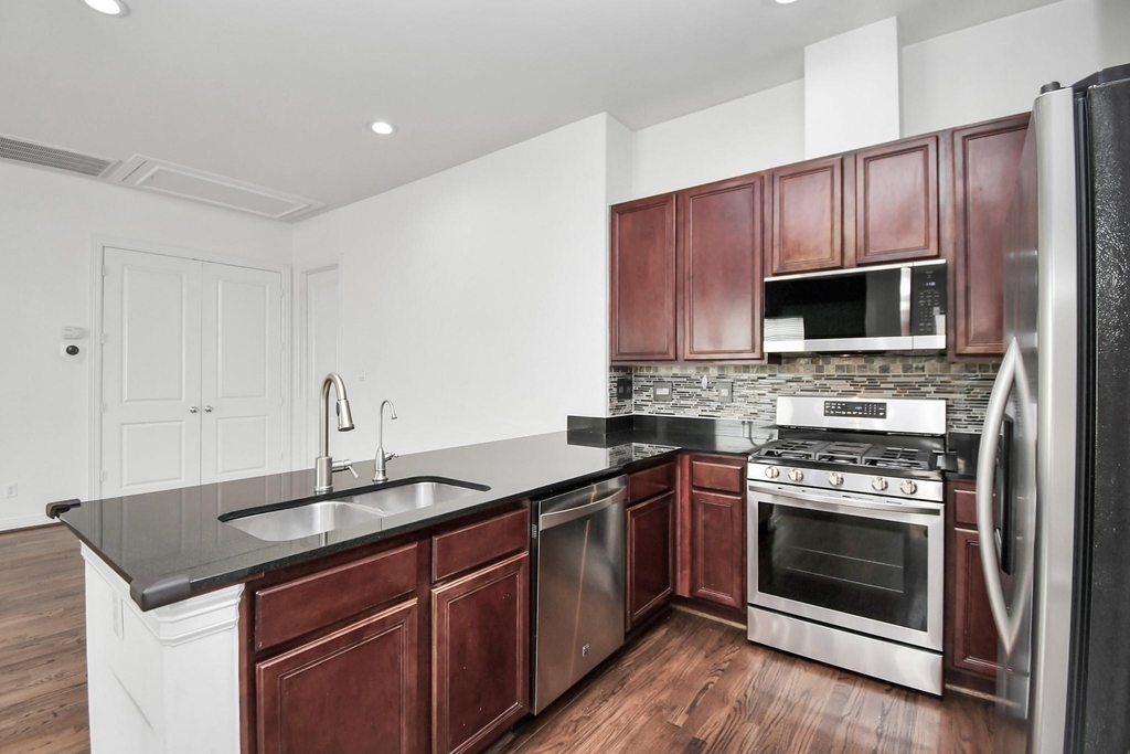 3900 Center Street - Photo 15