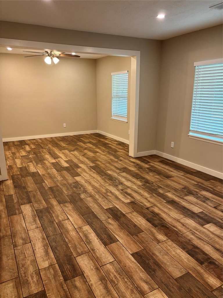 8049 Forest Hills Drive - Photo 11