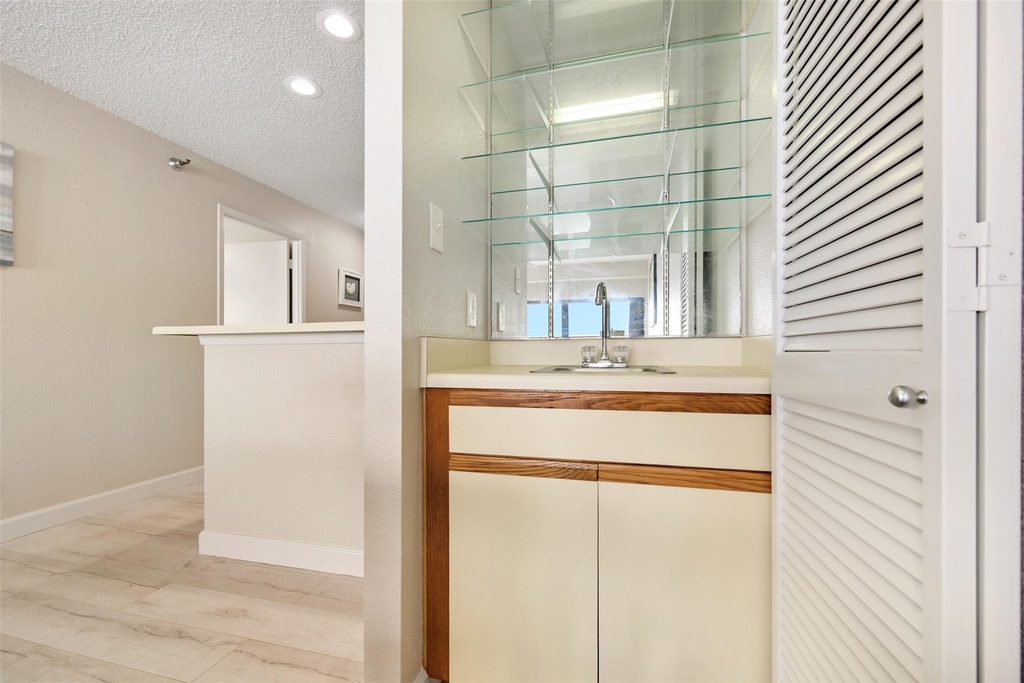7700 Seawall Boulevard - Photo 23