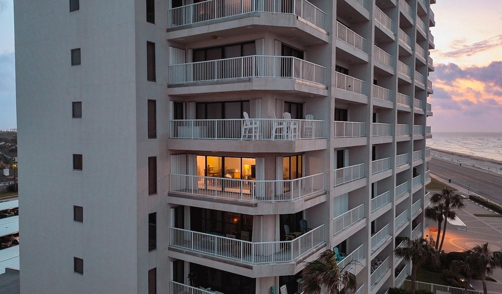 7700 Seawall Boulevard - Photo 4