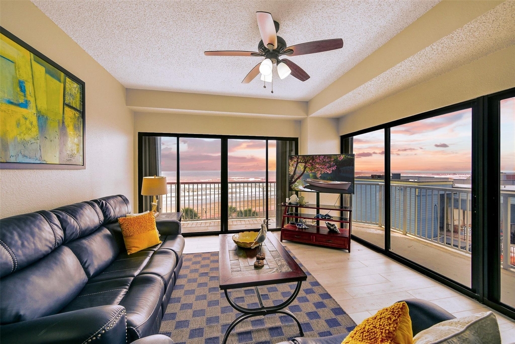 7700 Seawall Boulevard - Photo 1