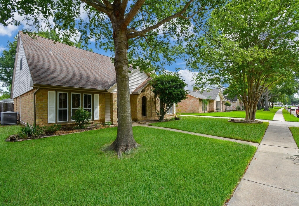 21318 Park Valley Drive - Photo 2