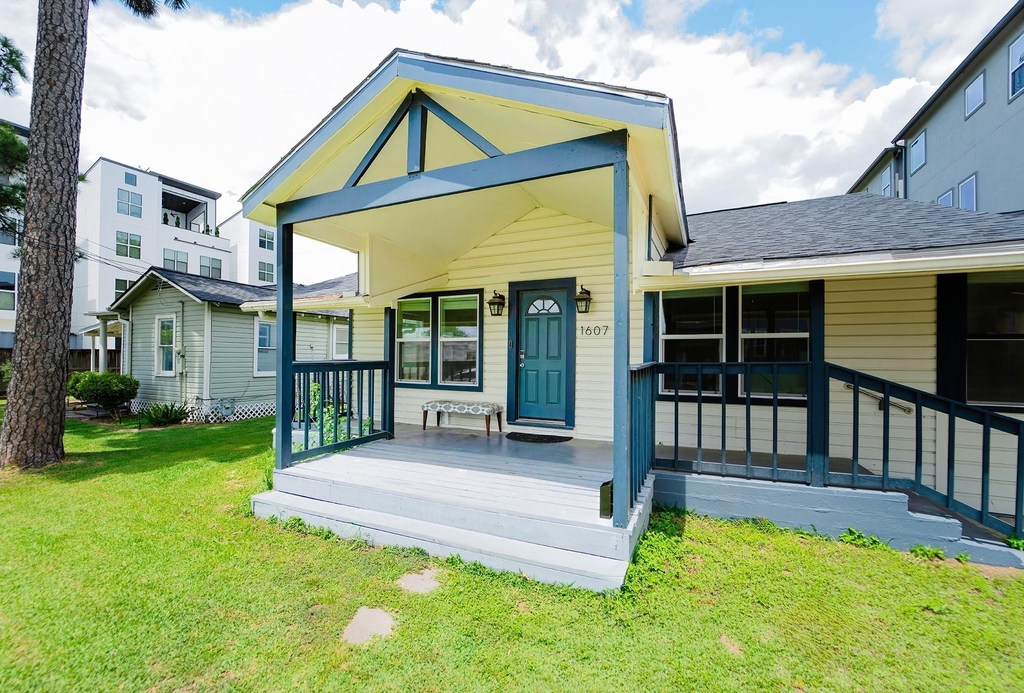 1607 W 22nd Street - Photo 35