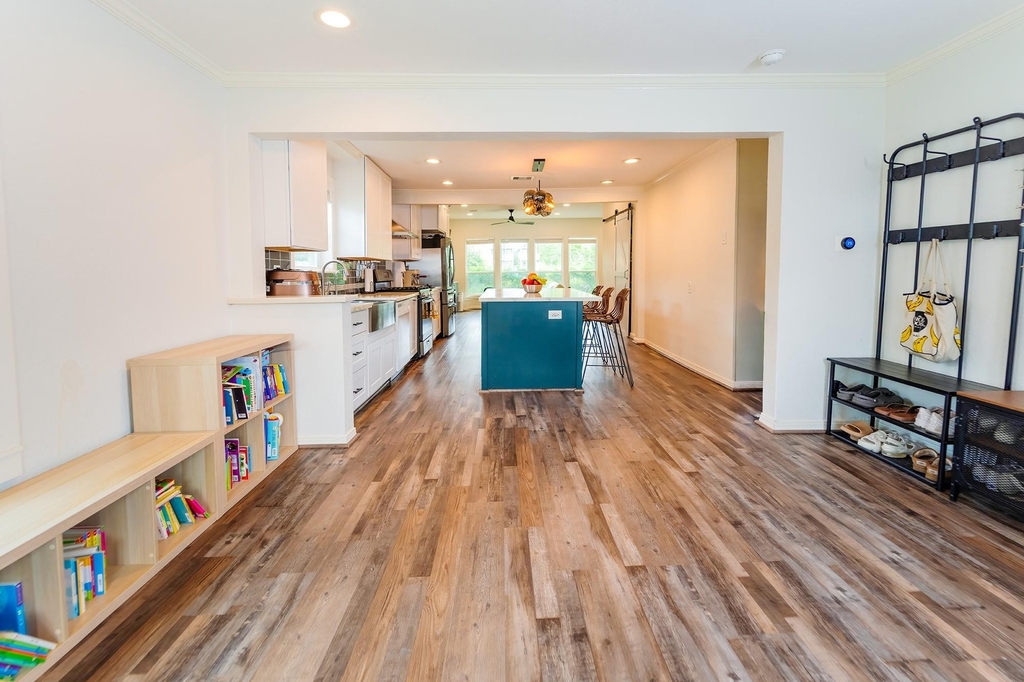 1607 W 22nd Street - Photo 7