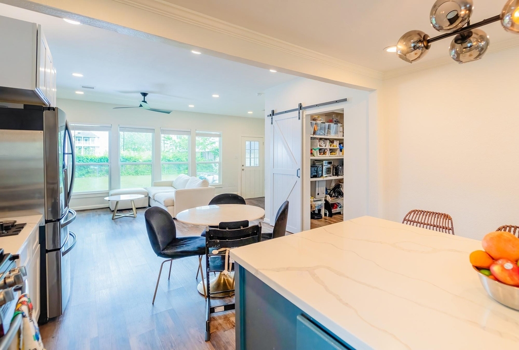 1607 W 22nd Street - Photo 17