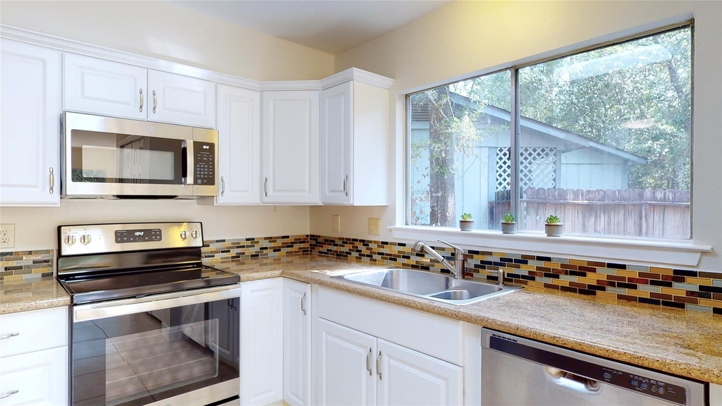 2105 N Red Cedar Circle - Photo 3