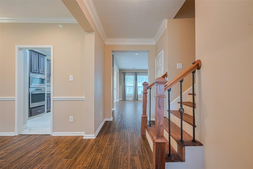 3911 Fall Branch Drive - Photo 2