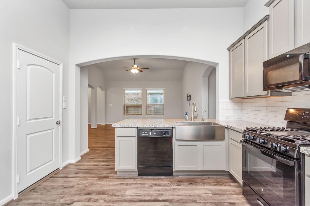 4406 Low Meadow Lane - Photo 13