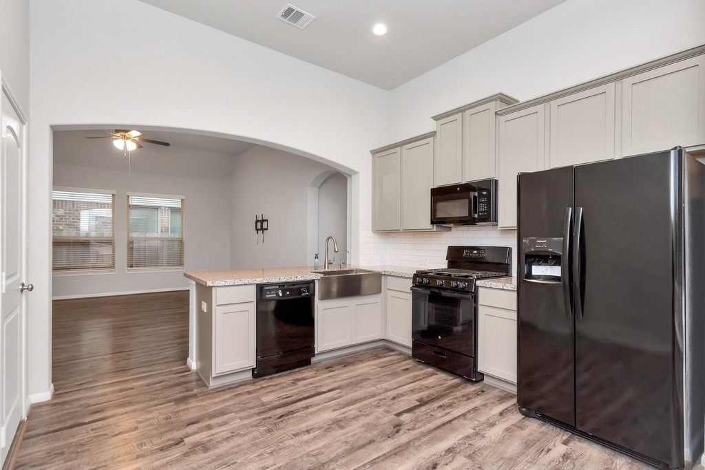4406 Low Meadow Lane - Photo 14