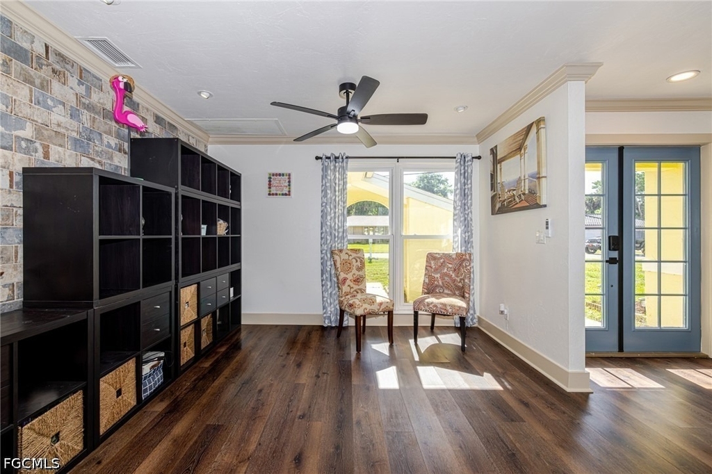 2507 Lakeview Drive - Photo 3