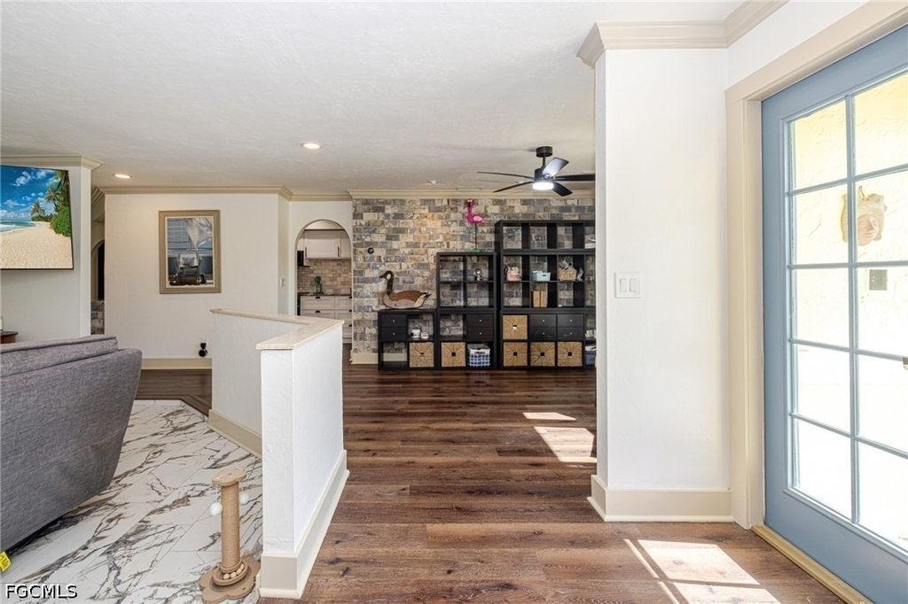 2507 Lakeview Drive - Photo 4