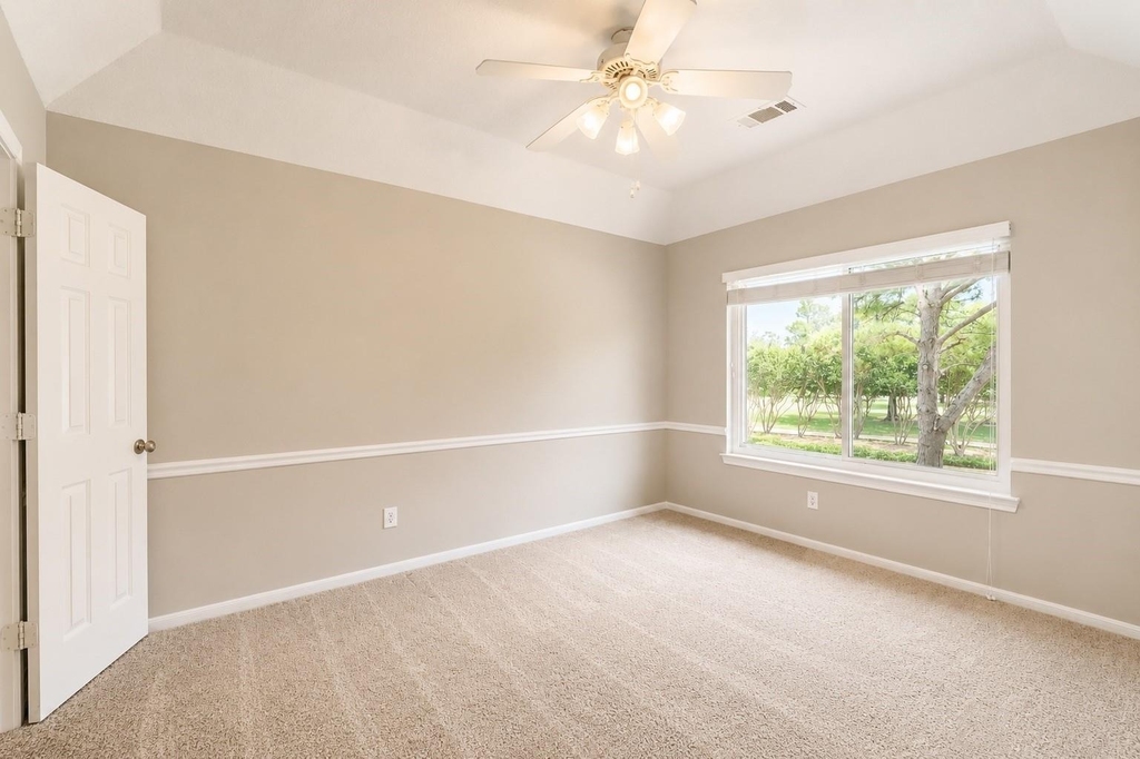 23027 Lodgepoint Drive - Photo 9