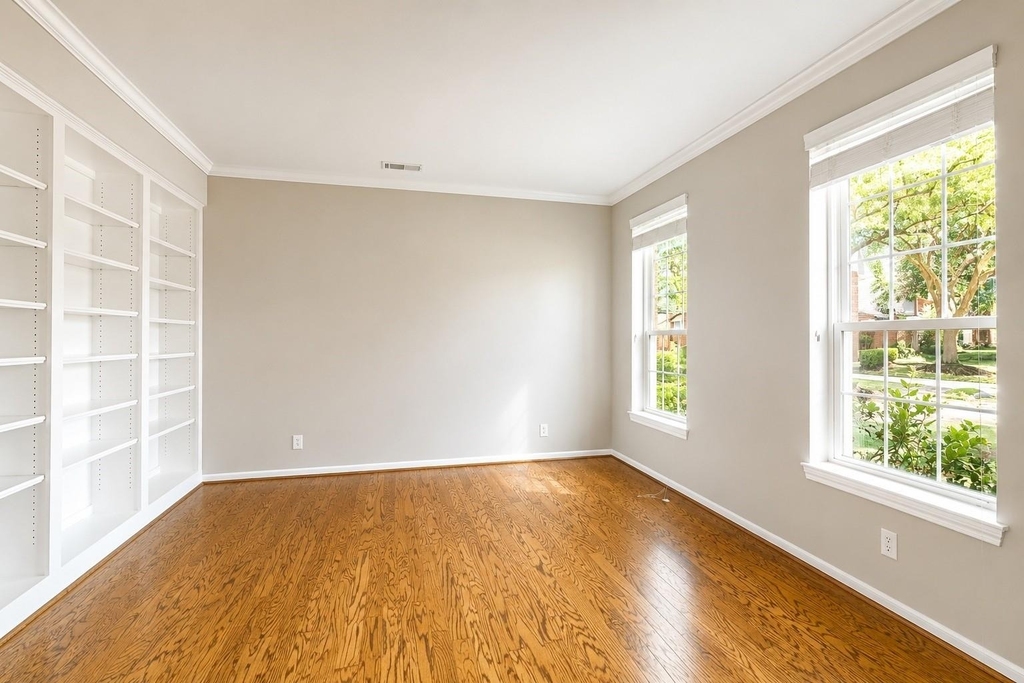 23027 Lodgepoint Drive - Photo 4