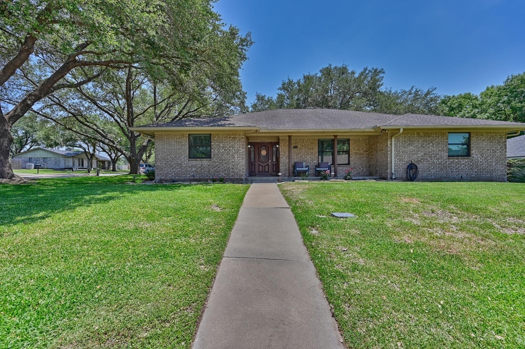 1600 Pecan Street - Photo 0