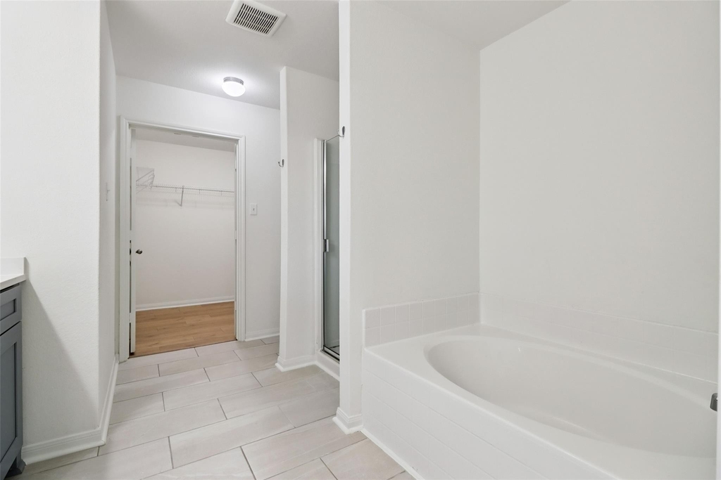 8006 Distant Harbor Road - Photo 15