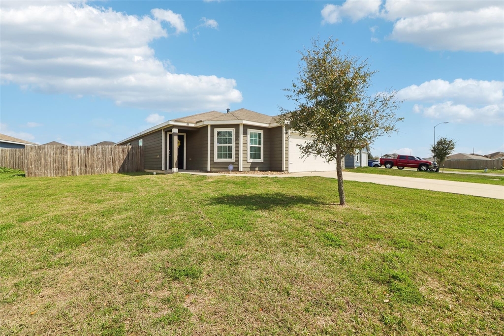 8006 Distant Harbor Road - Photo 25