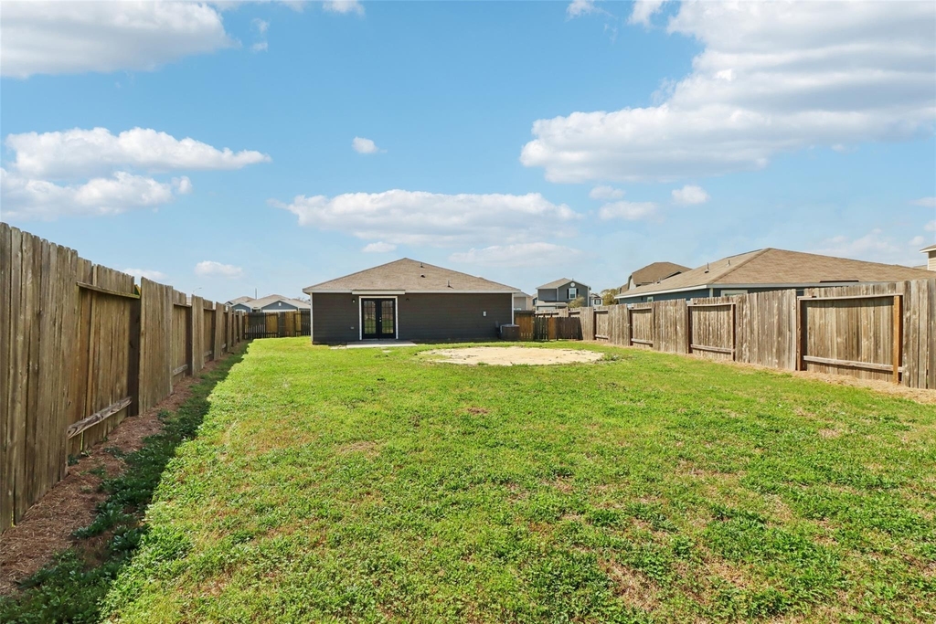 8006 Distant Harbor Road - Photo 24