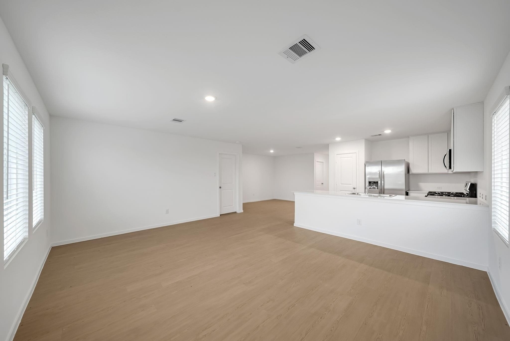25625 Rose Creek Drive - Photo 4