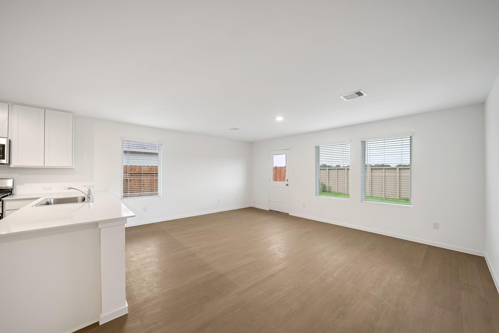 25625 Rose Creek Drive - Photo 3