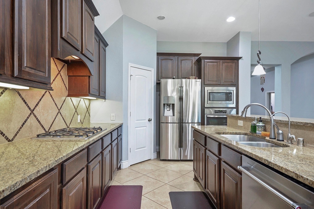 27815 Colonial Point Drive - Photo 12