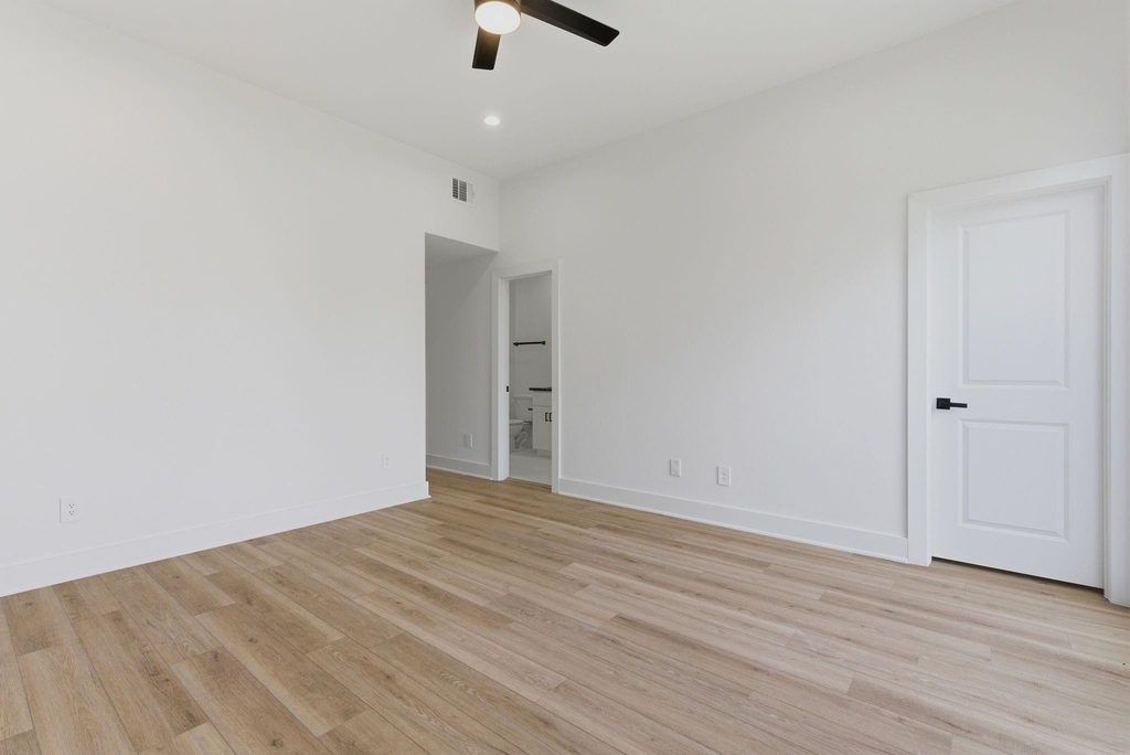 2917 Crane Street - Photo 10