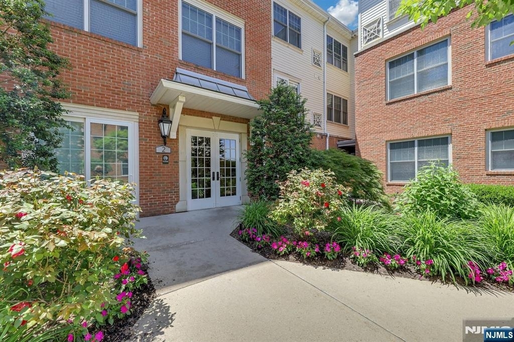 2307 The Plaza - Photo 1