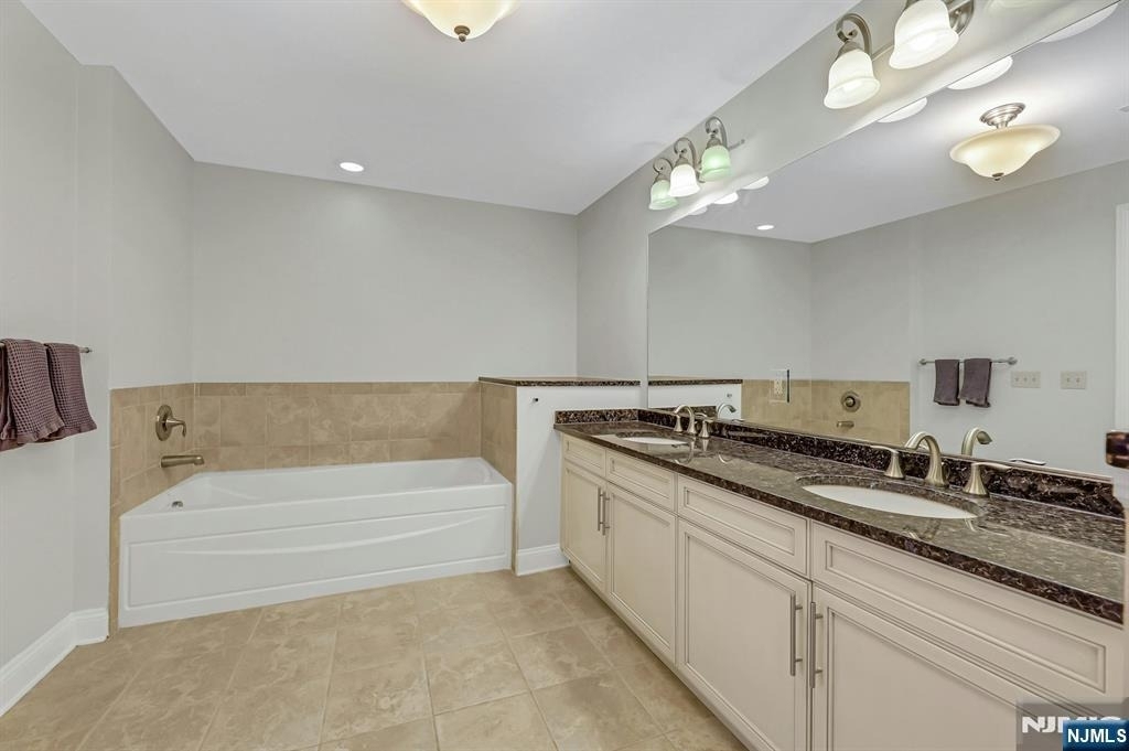 2307 The Plaza - Photo 26
