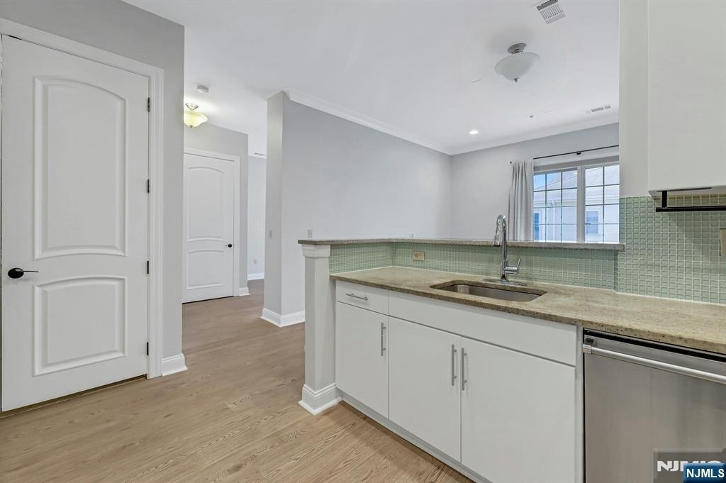 2307 The Plaza - Photo 12