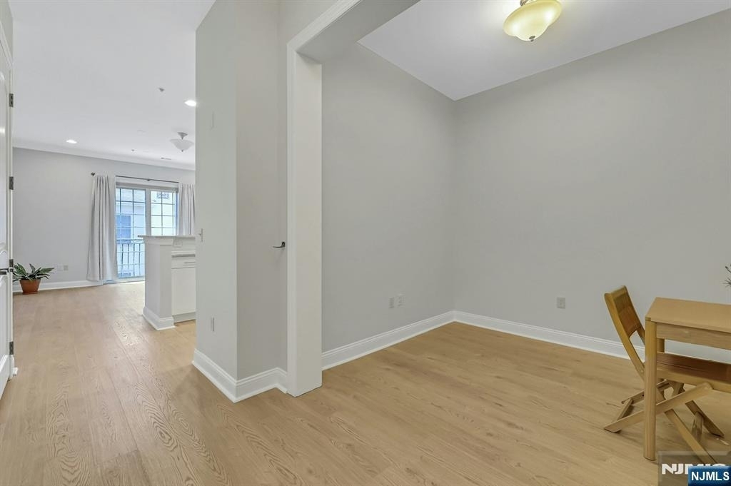 2307 The Plaza - Photo 2