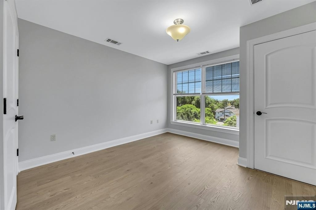 2307 The Plaza - Photo 14