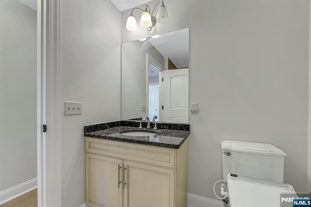 2307 The Plaza - Photo 31