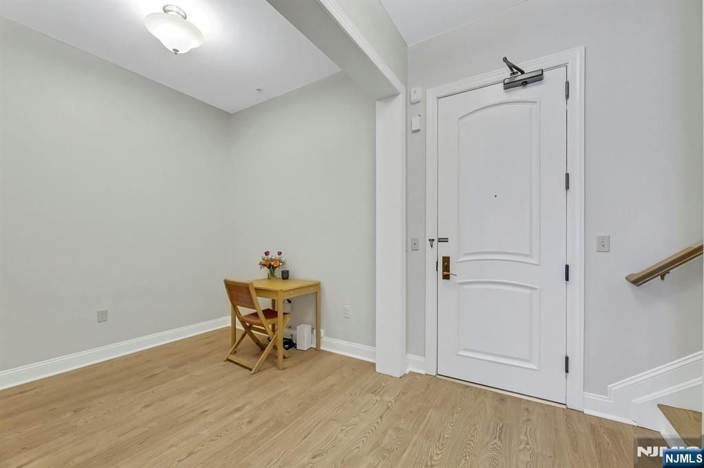 2307 The Plaza - Photo 3