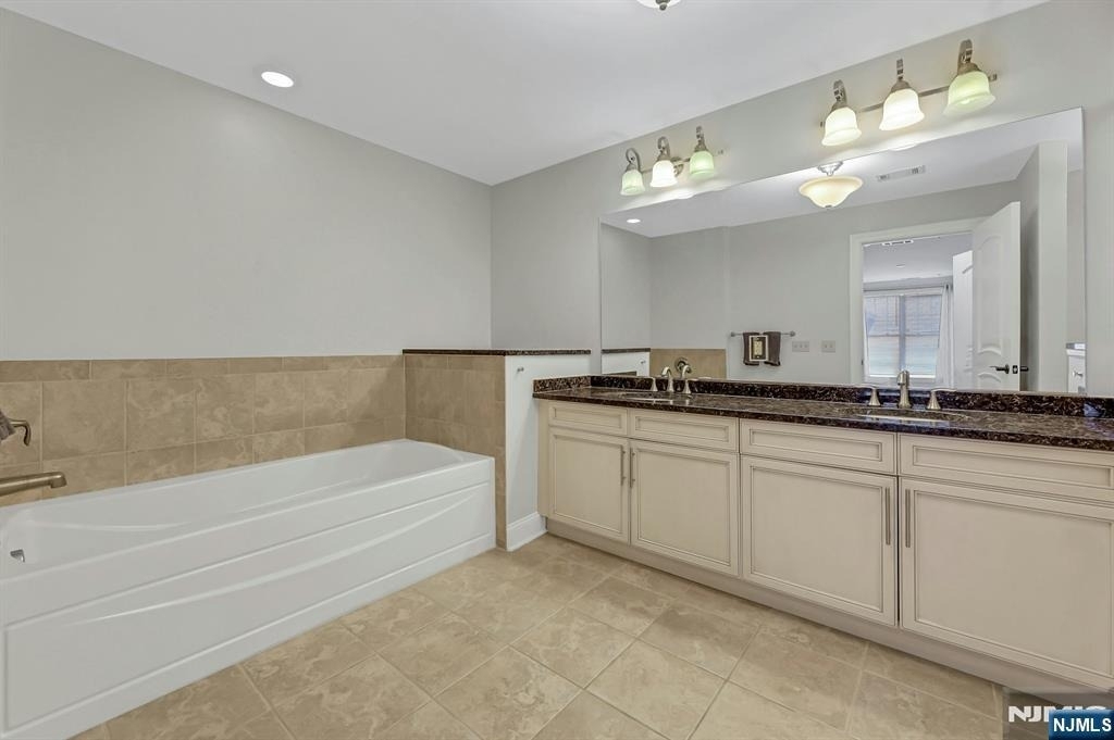 2307 The Plaza - Photo 24