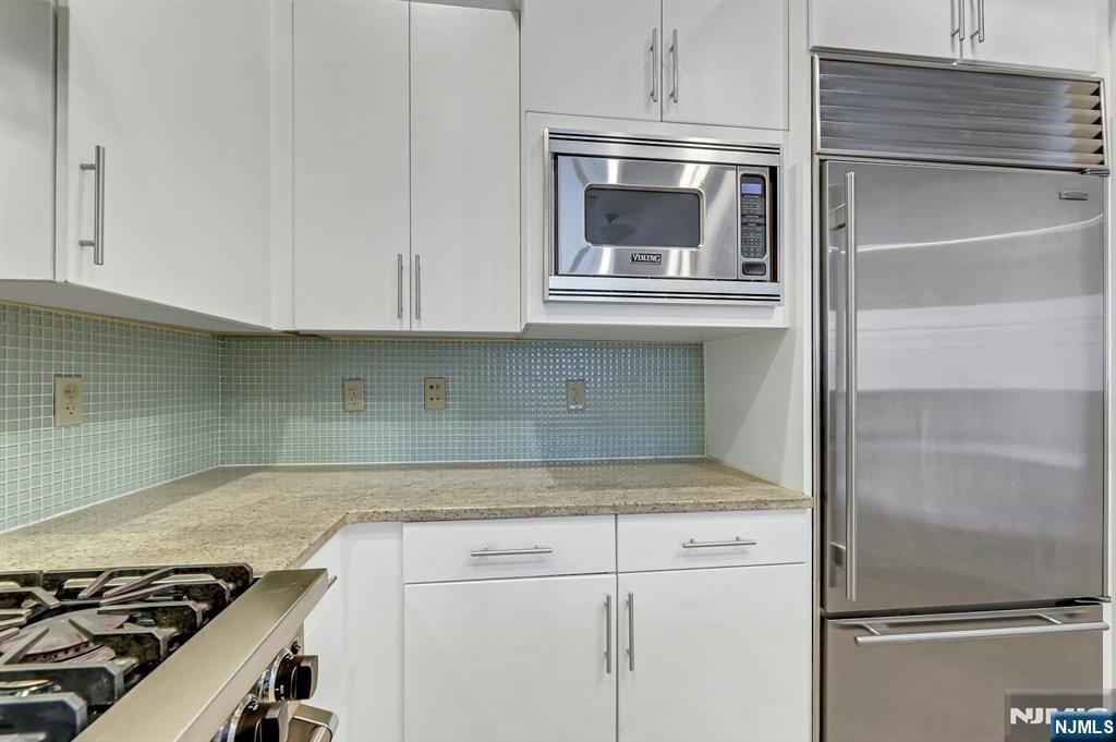 2307 The Plaza - Photo 13