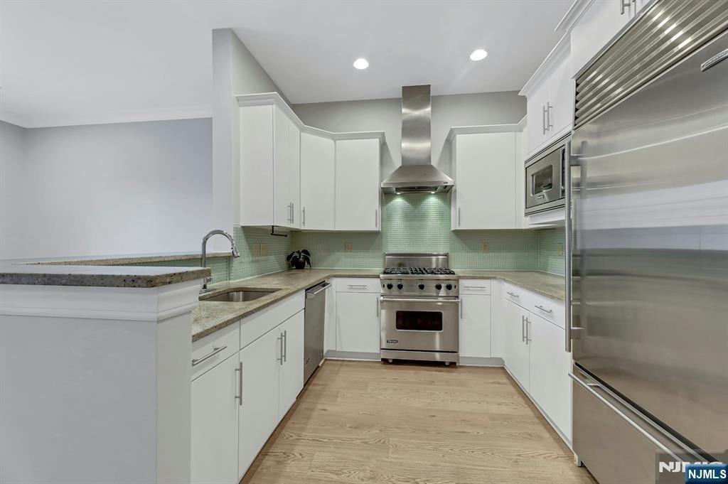 2307 The Plaza - Photo 11