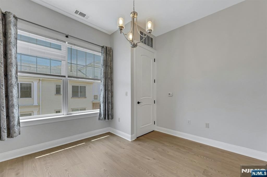 2307 The Plaza - Photo 17